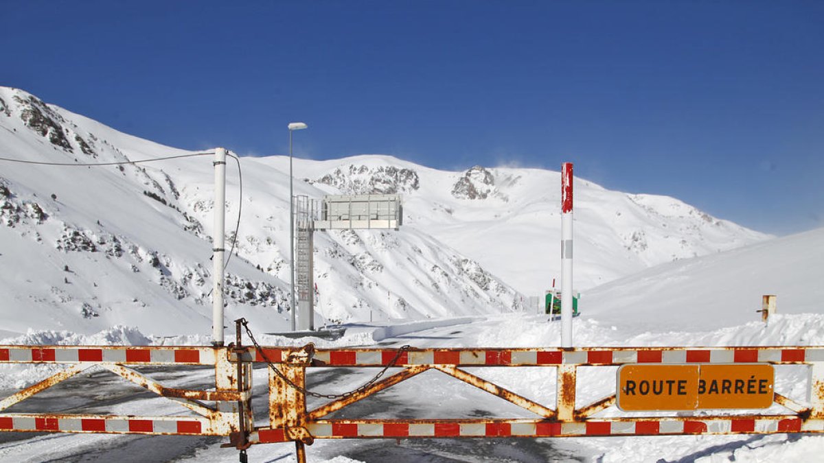 Acord dels camioners amb França pels talls de carretera