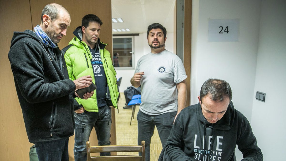 Solució al codi laboral per als horaris dels monitors