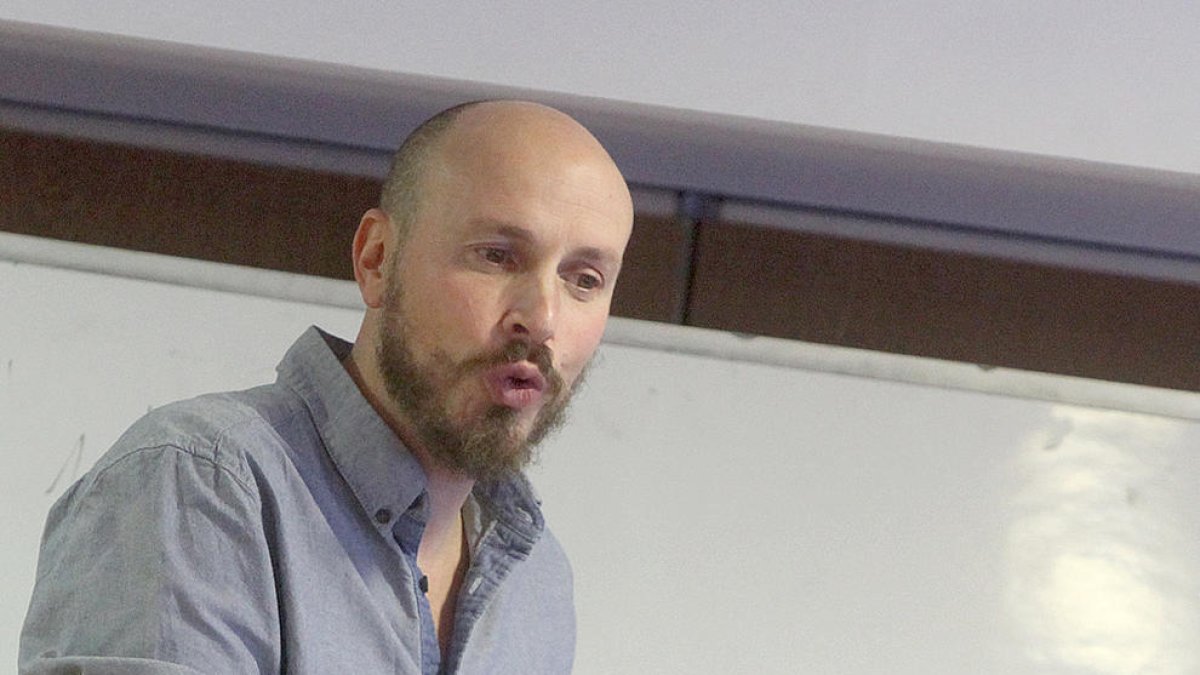 “La barba dona confiança per 'pavonejar' davant una noia”