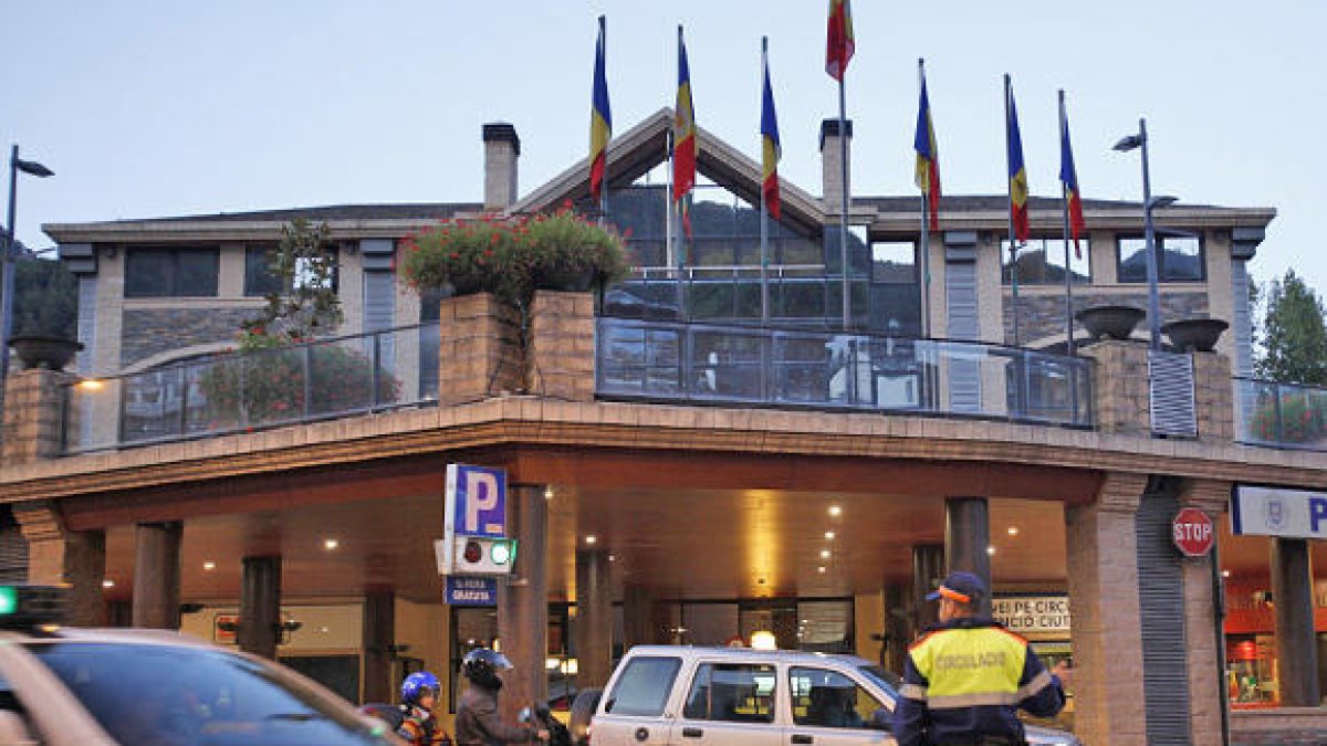 Un grup de treballadors del comú crea un sindicat per fer d'interlocutor