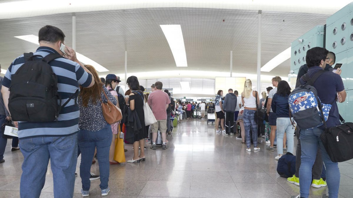 La vaga indefinida a l'aeroport del Prat començarà el 14 d'agost