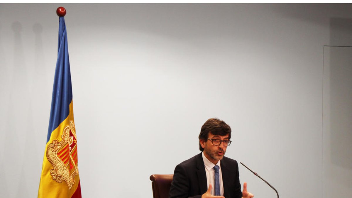 Cinca no tanca la porta a plantejar l'avortament en tres supòsits