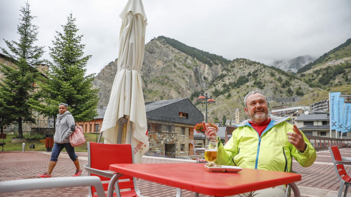 “Costa molt que la gent doni arxius”