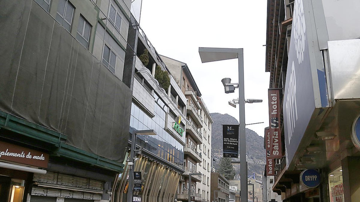 La corporació nega haver tancat la decisió sobre la circulació a Meritxell