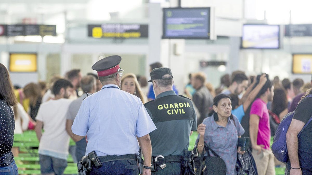 Les agències confien que acabi el caos al Prat