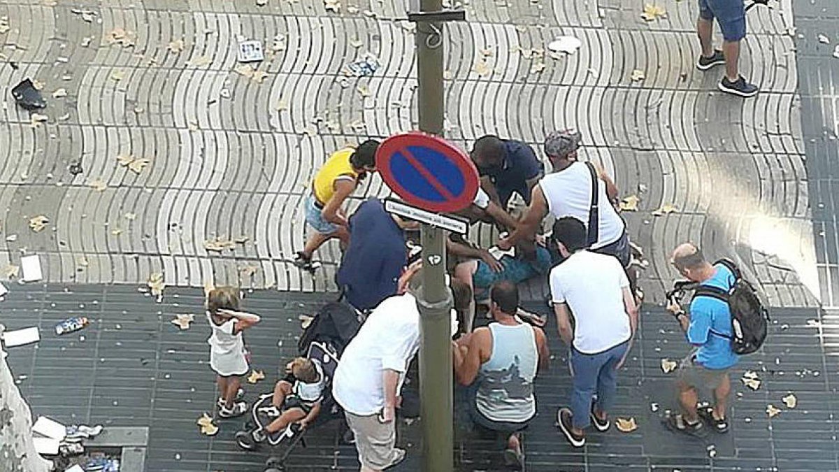 Rebuig i solidaritat amb Barcelona per l'atemptat