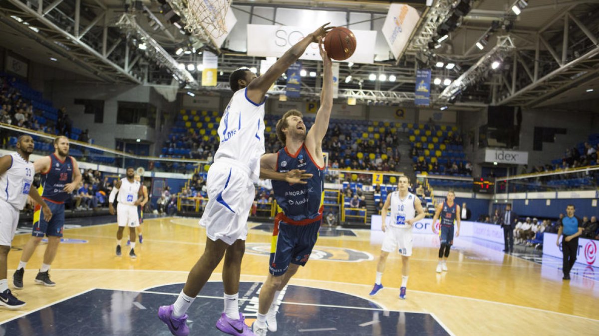 El somni europeu del MoraBanc mor a París