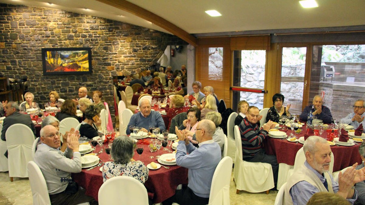 157 avis gaudeixen del dinar de Nadal d'Encamp