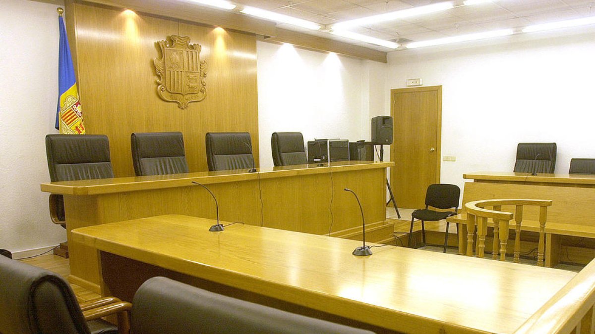 Absolt el padastre acusat d'abusar d'una menor