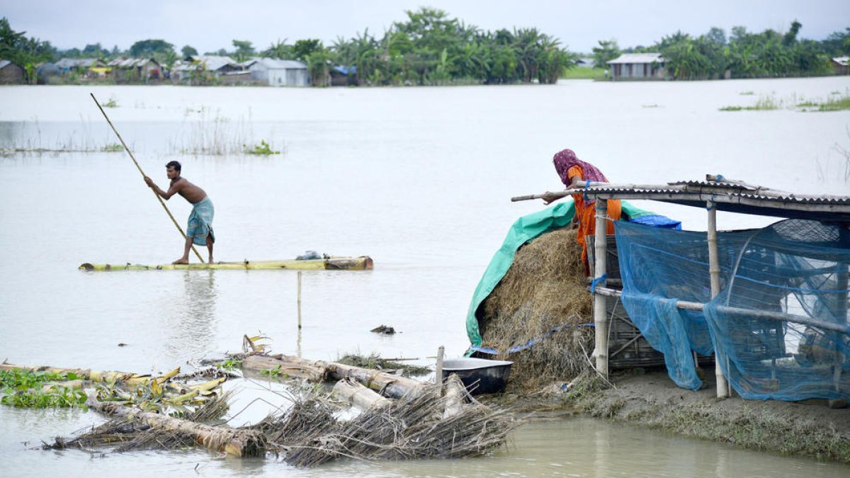 115 morts a Bangladesh per les inundacions