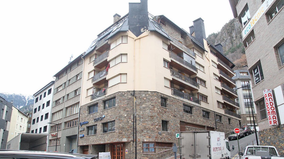 Un edifici dels Marginets és evacuat per una fuita de gas