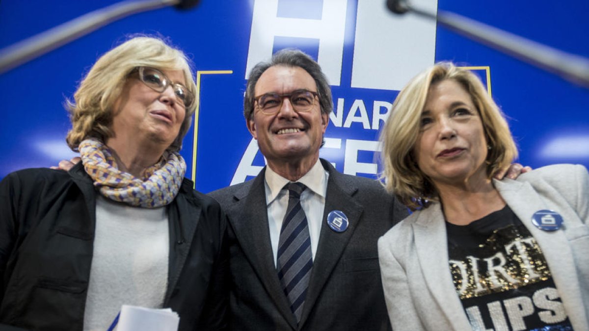 Mas, Ortega i Rigau abans de la roda de premsa que han ofert després que es conegués la sentència.