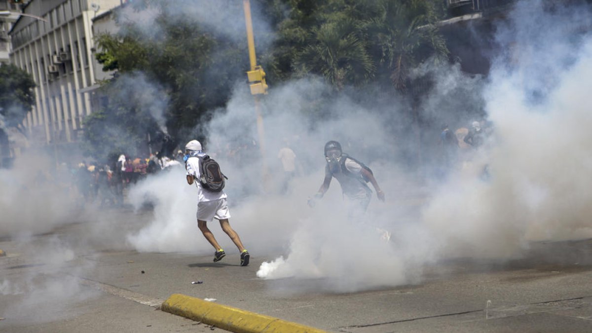 Maduro vol una nova assemblea constituent