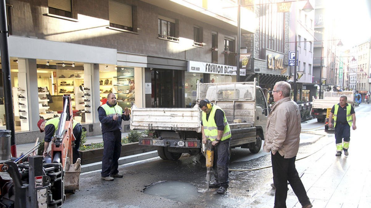 Quatre hores sense aigua al barri de Prada Ramon