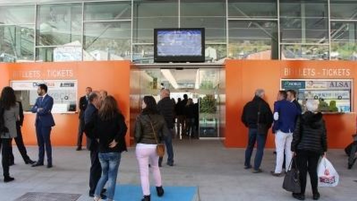La nova estació nacional d'autobusos ja ha entrat en funcionament