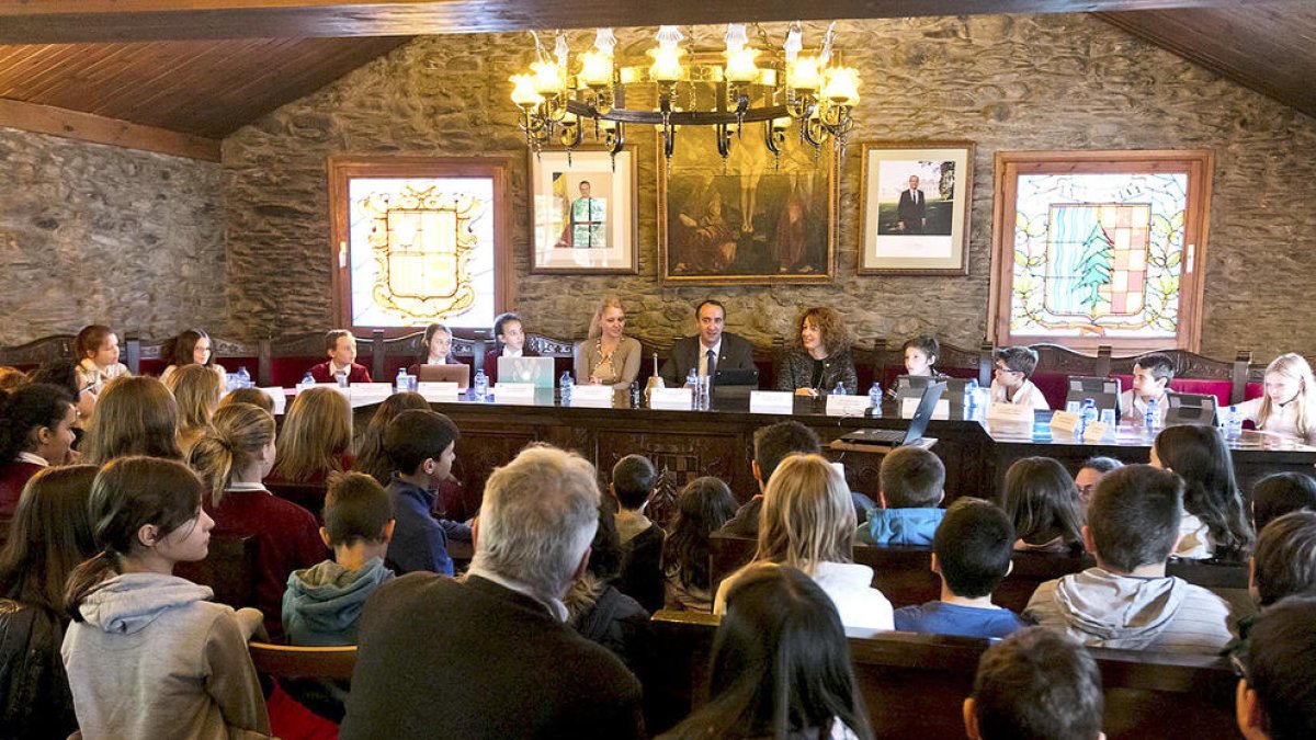 Alumnes de deu anys, consellers per un dia