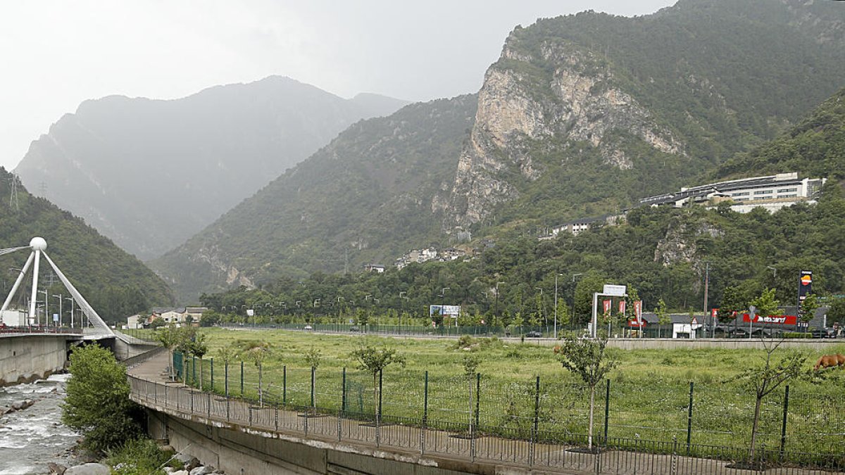 El plet pels límits entre la capital i Sant Julià, camí del Constitucional