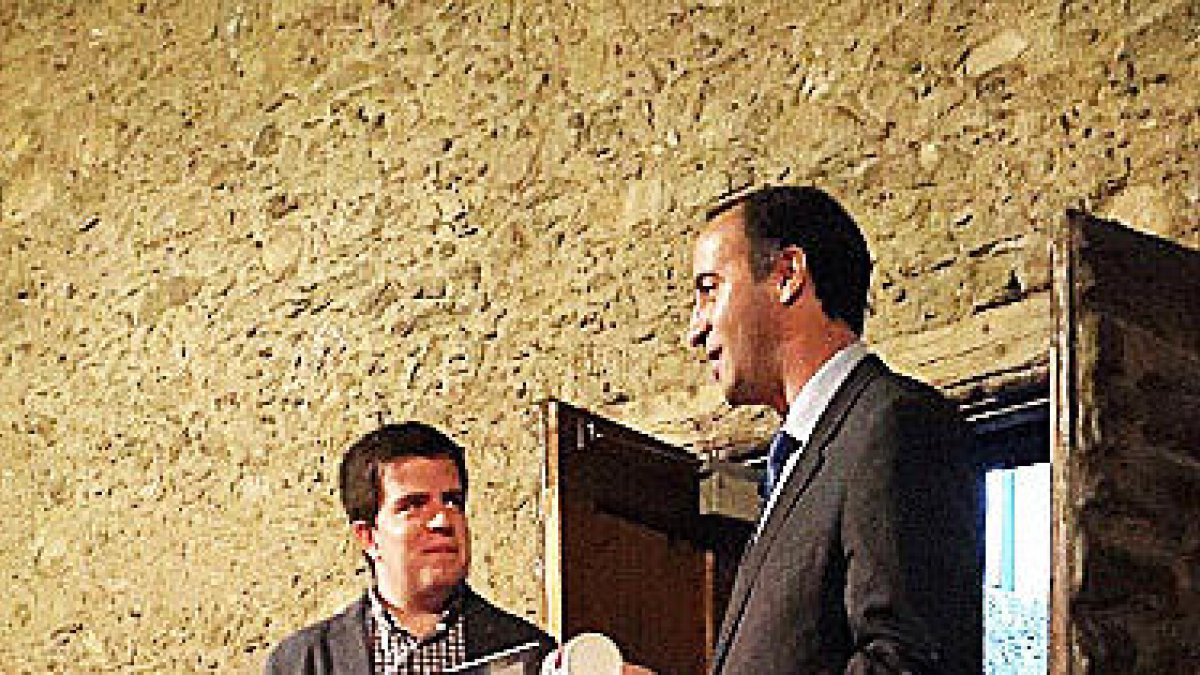 El síndic general rep una delegació del poble de Campdevànol, que serà la capital del ferro