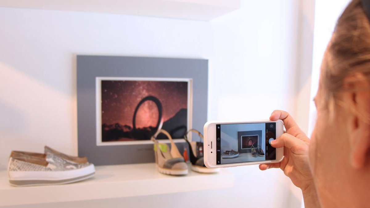 Els comerços d'Escaldes s'engalanen amb les obres del Talentejant