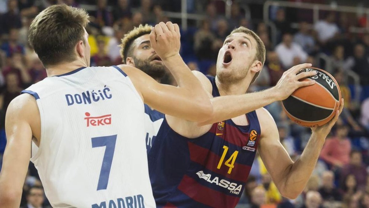 El Barça sense 'play-off' per la victòria de l'Anadolu Efes