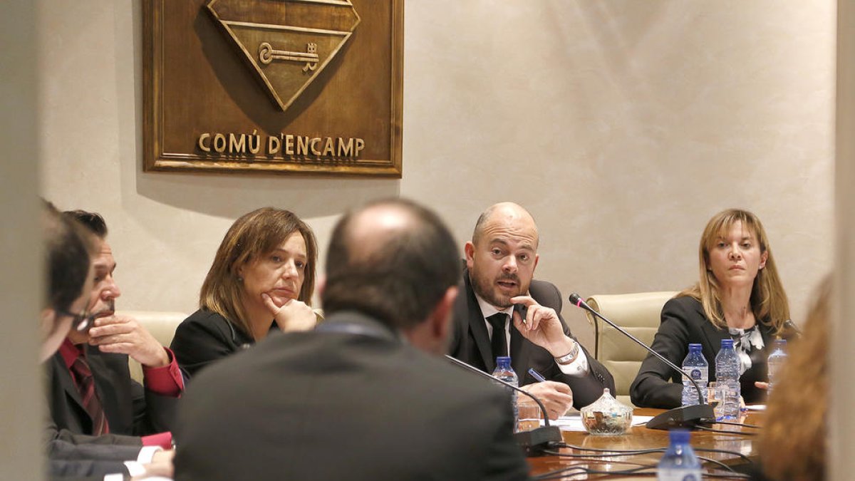 Torres afirma que seguirà fent tasques d'àmbit privat