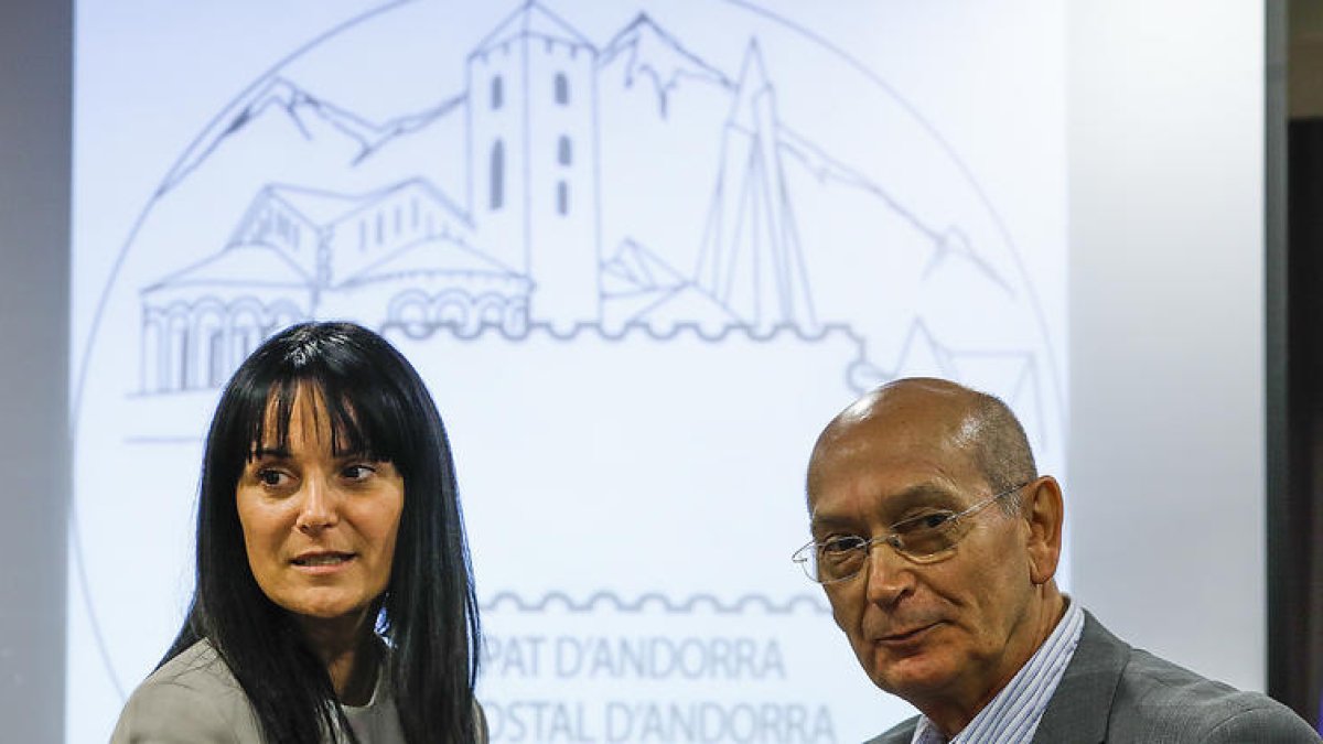 Correus estudia reestructurar l'oficina postal