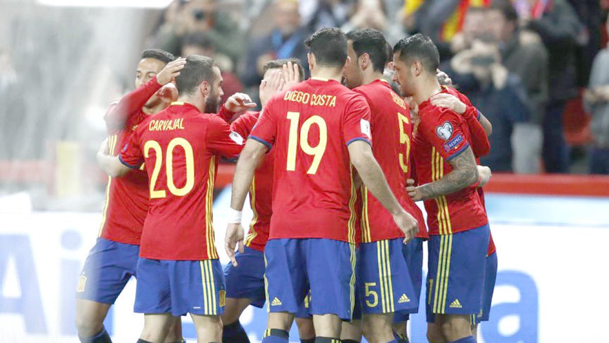 Espanya manté el peu a l'accelerador