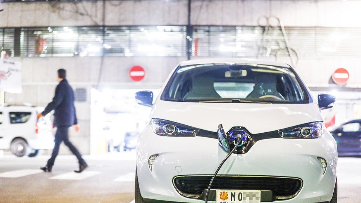 Andorra serà el 2019 líder mundial en punts de càrrega de vehicle elèctric