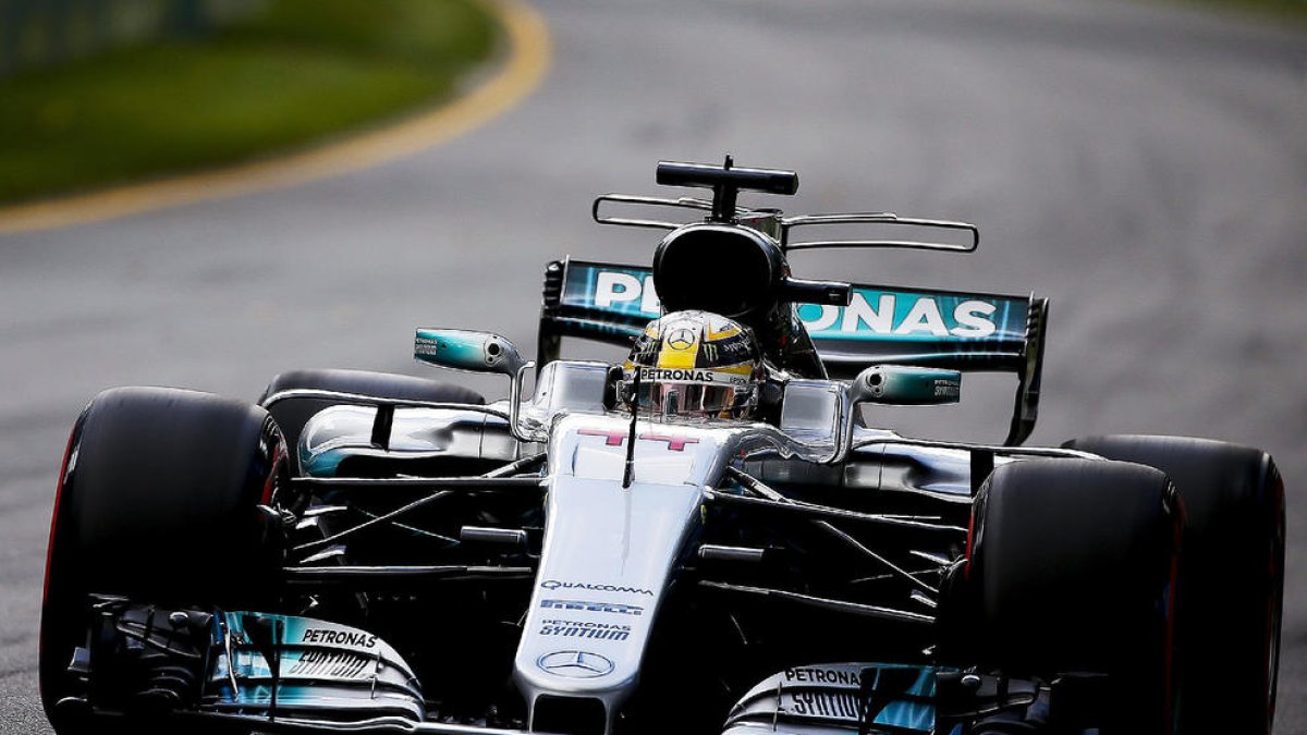 Hamilton es mostra superior en la lluita per la primera 'pole'