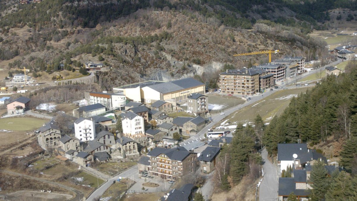 Escepticisme dels veïns de l'Aldosa pels estudis de la central elèctrica