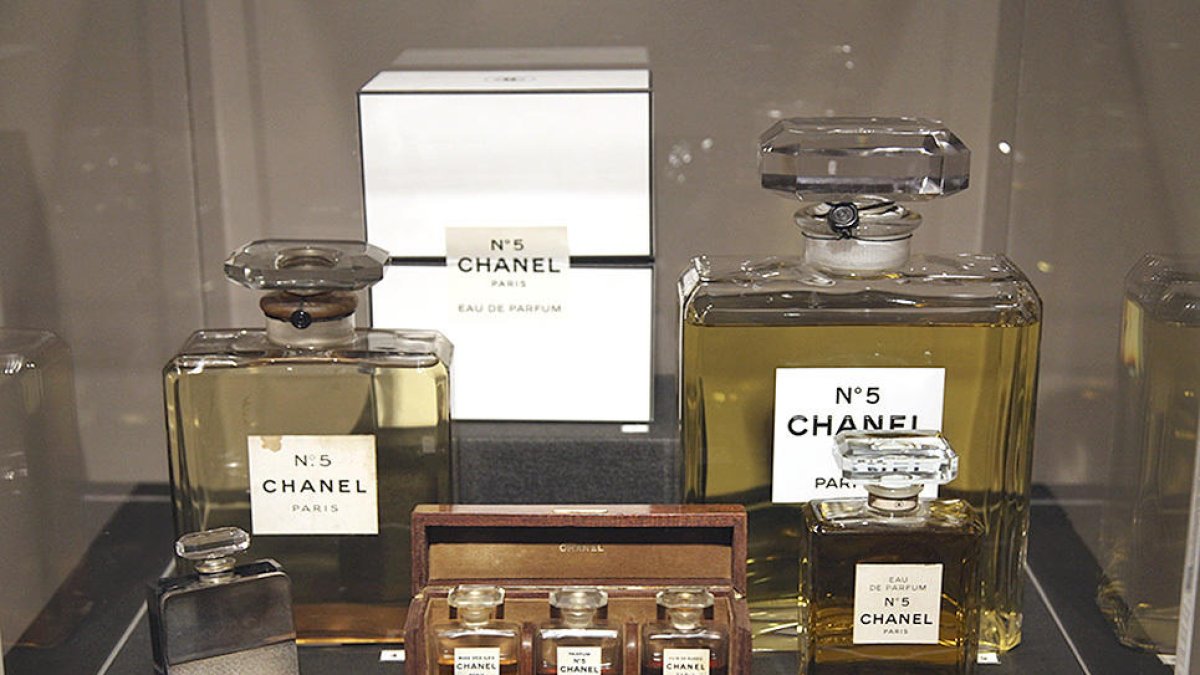 El mític perfum 'Nº 5' de Chanel, eix d'una xerrada