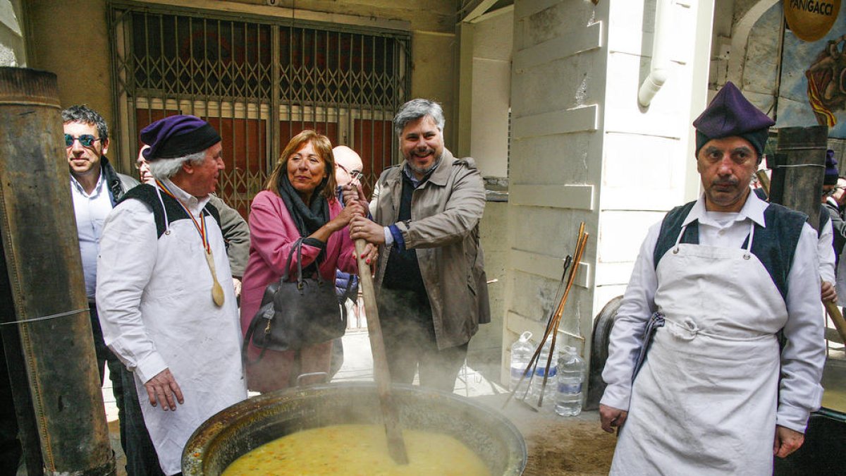 Escudellada a Valls pels 50 anys d'agermanament