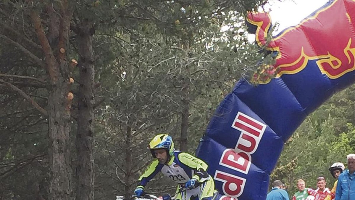 Xavi Casas no completa el seu debut