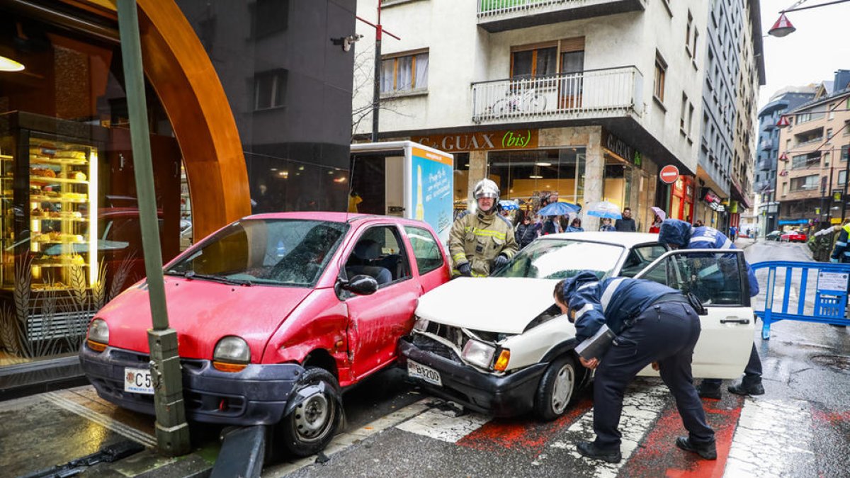 Un ferida lleu en un accident a la capital