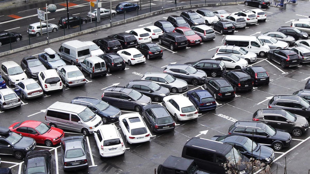 El Principat té gairebé tres mil vehicles més que habitants