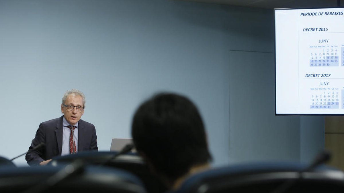 Govern aprova l'avançament del període de rebaixes