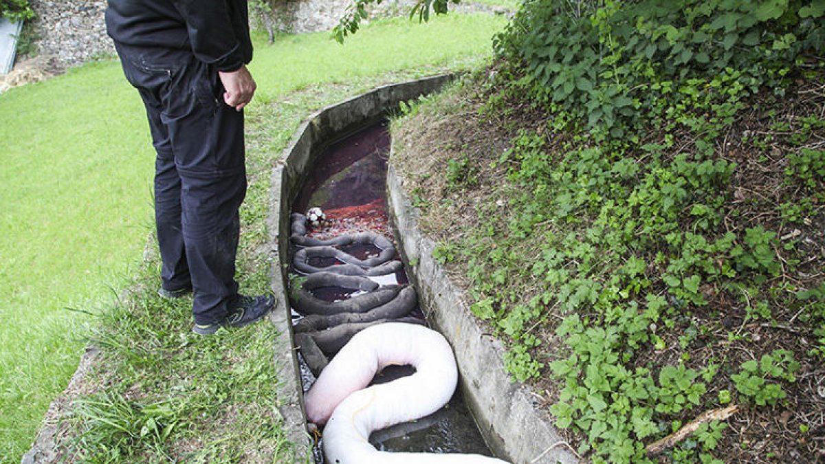 S'obre la investigació per la fuita al rec d'Engordany