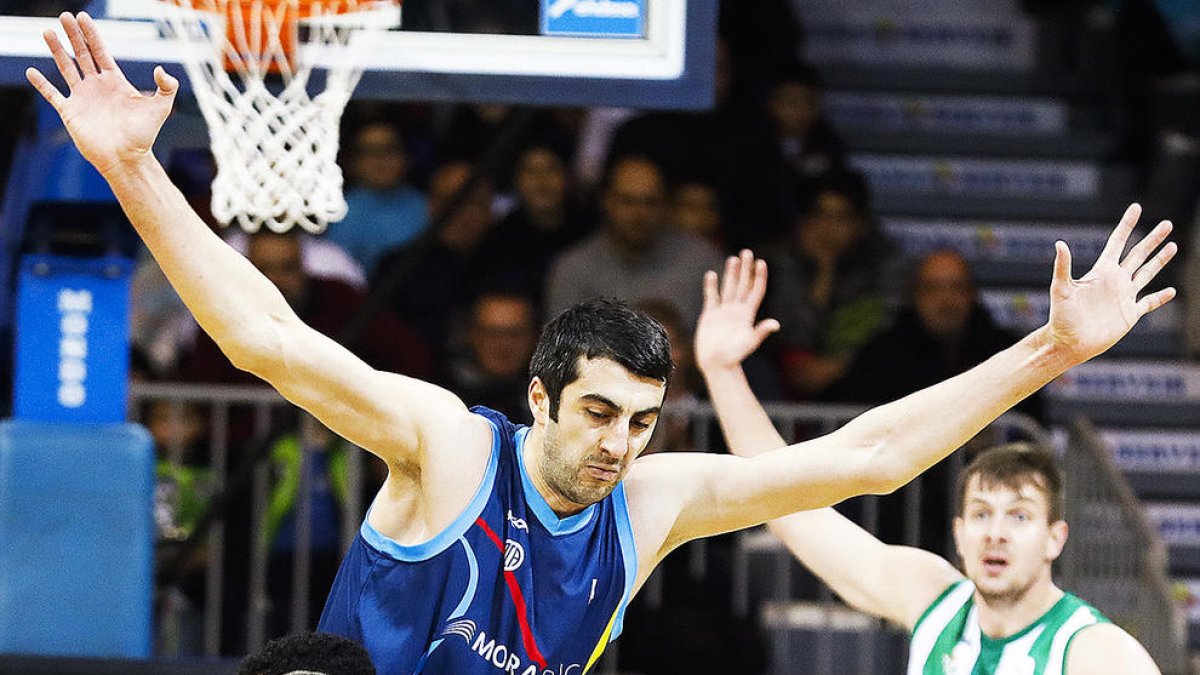 Giorgi Shermadini s'alça amb l'MVP del mes de març