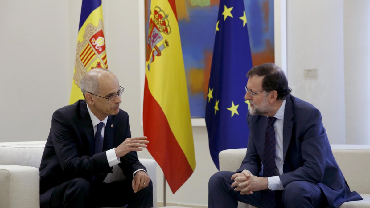 Martí i Rajoy coincideixen en la necessitat d'impulsar l'aeroport d'Andorra-La Seu