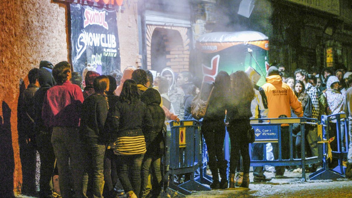 El comú enviarà les discoteques als afores del Pas de la Casa