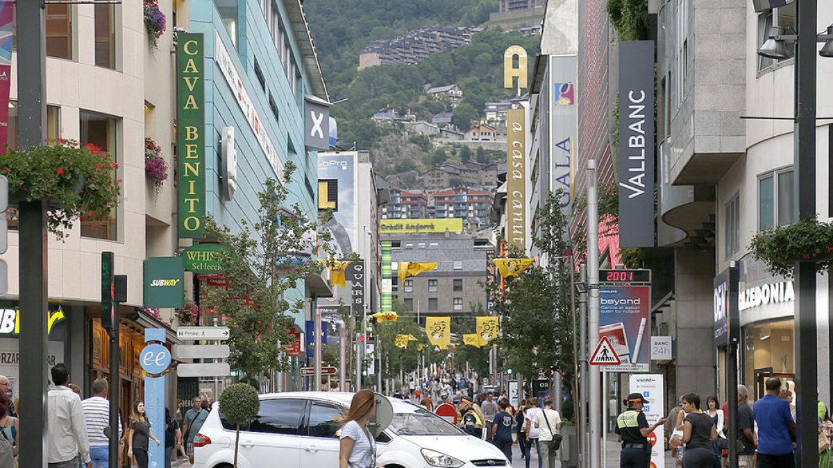 Quatre equips d'enginyers es presenten per reformar Vivand i Meritxell