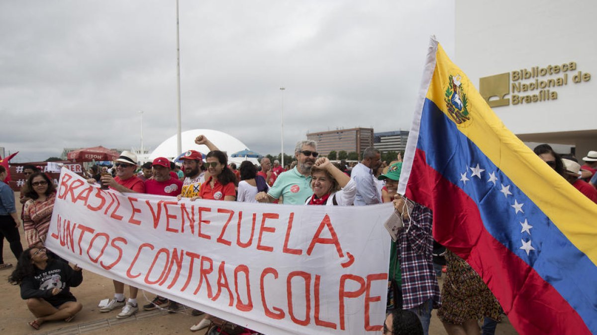 L'esquerra brasilera exigeix la sortida de Temer