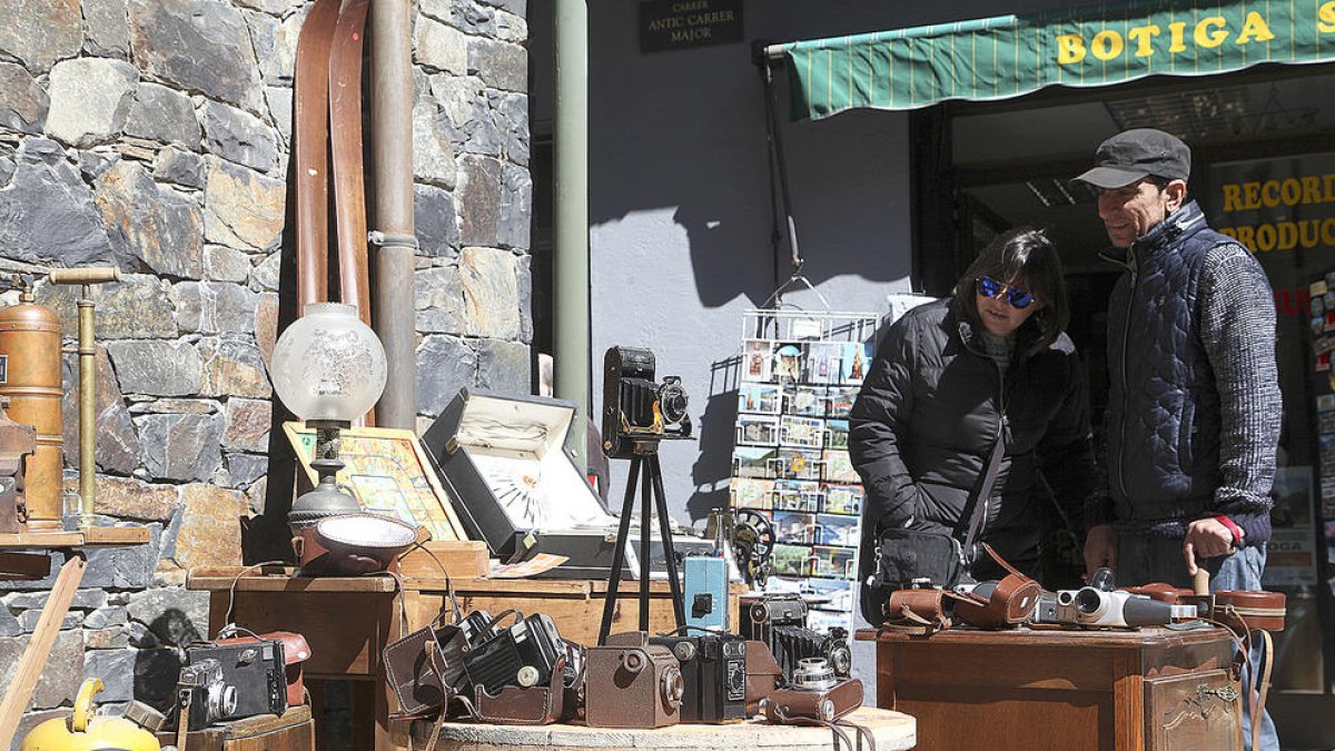 La Vall reobre el mercat
