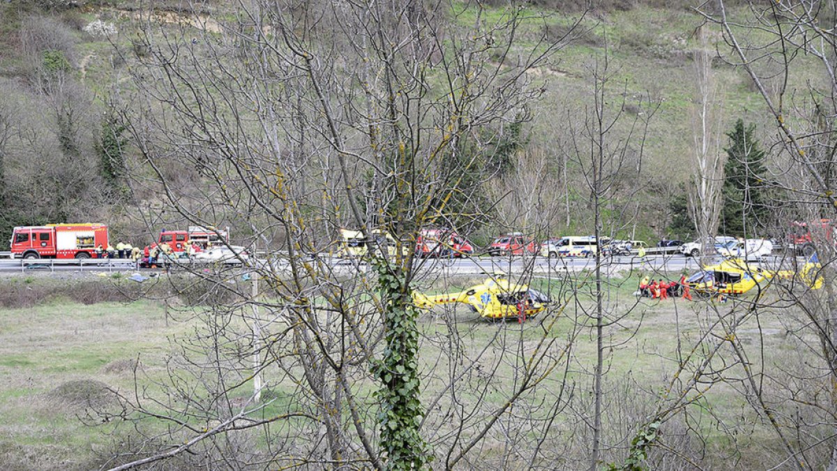 Les dues nenes ferides al xoc a l'N-145 segueixen a l'UCI