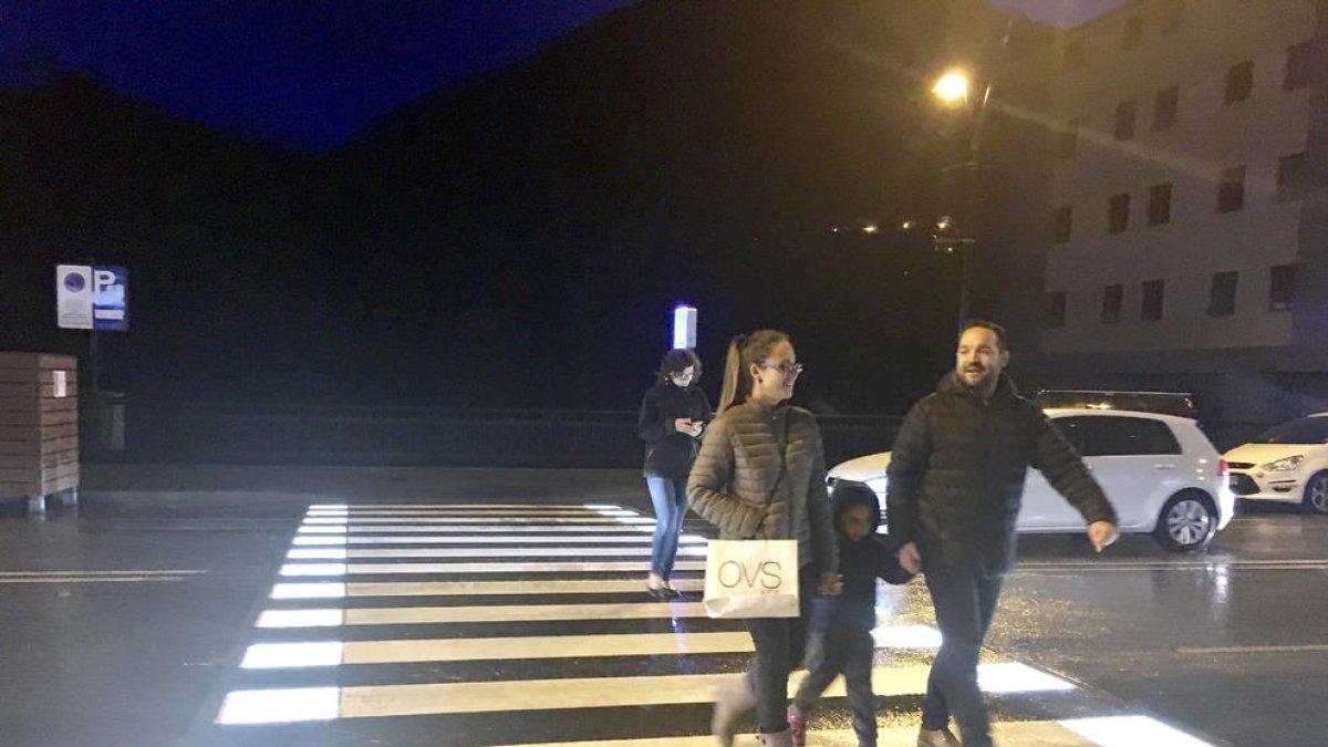 Pas de vianants 'intel·ligent' a l'avinguda Sant Antoni