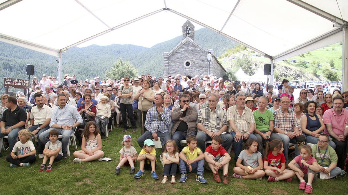 Milers de lauredians s'apleguen a Canòlich