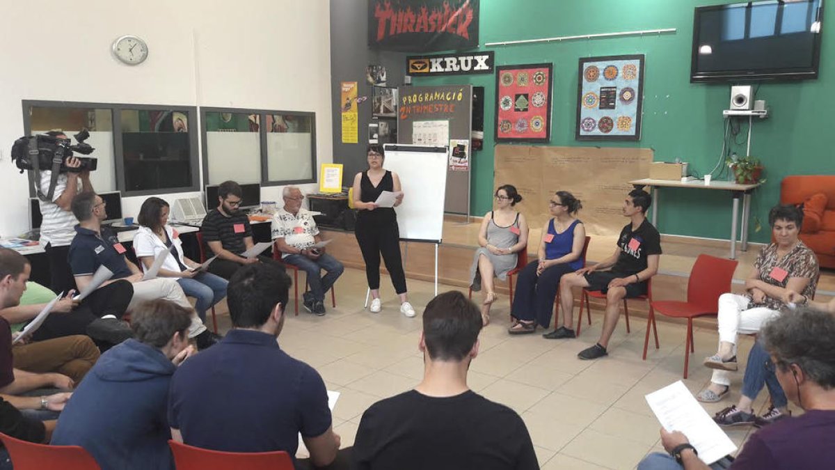 Els joves del PS insisteixen a obrir la via per permetre la doble nacionalitat