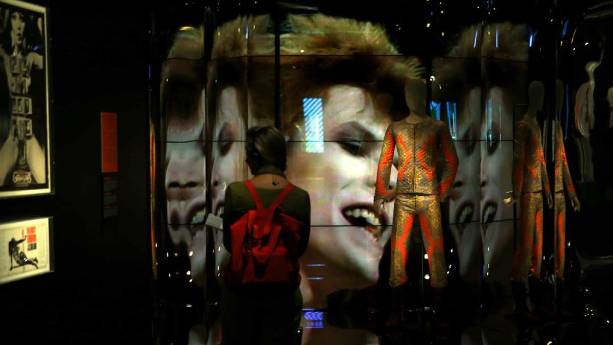 300 objectes per definir David Bowie