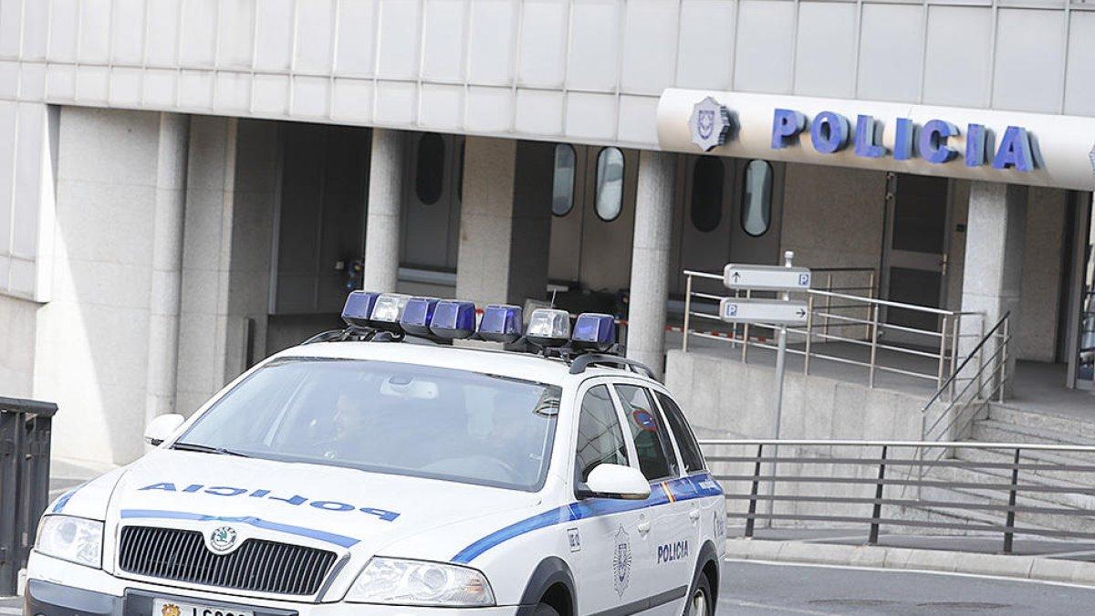 Detingut per robar un cotxe i conduir begut