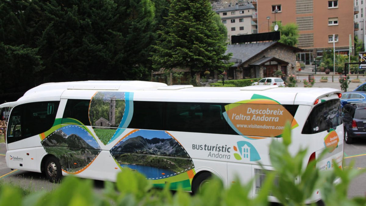 El bus turístic busca un increment del 20% de passatgers per la nova temporada